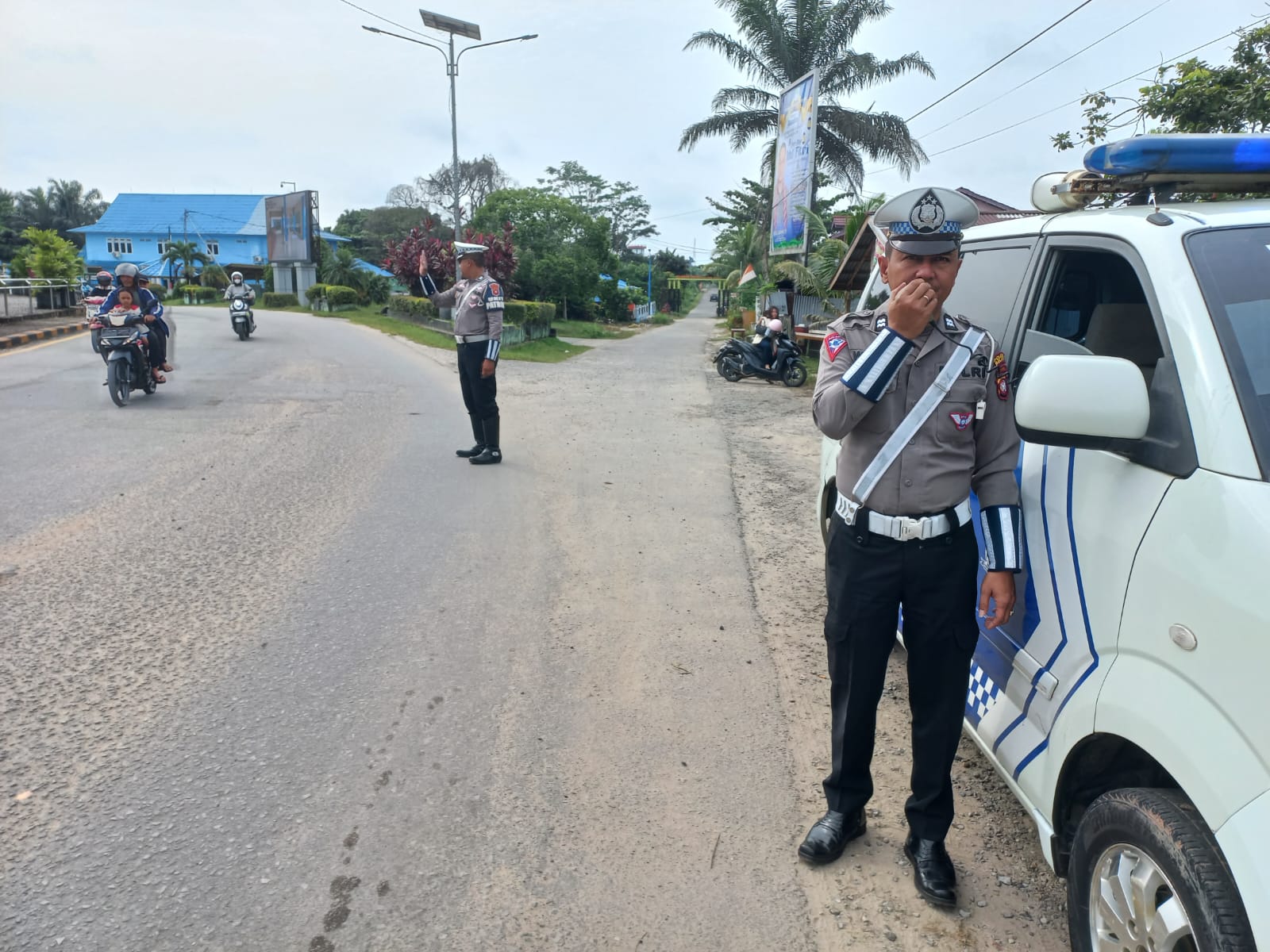 Sat Lantas Polres Melawi Memberikan Himbauan Keselamatan Berlalu Lintas